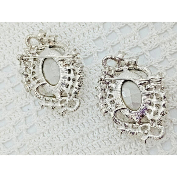 Pair Set Sparkling Rhinestone 2.5 x 2" Brooches Unbranded Quality Bridal Wedding - Picture 6 of 6